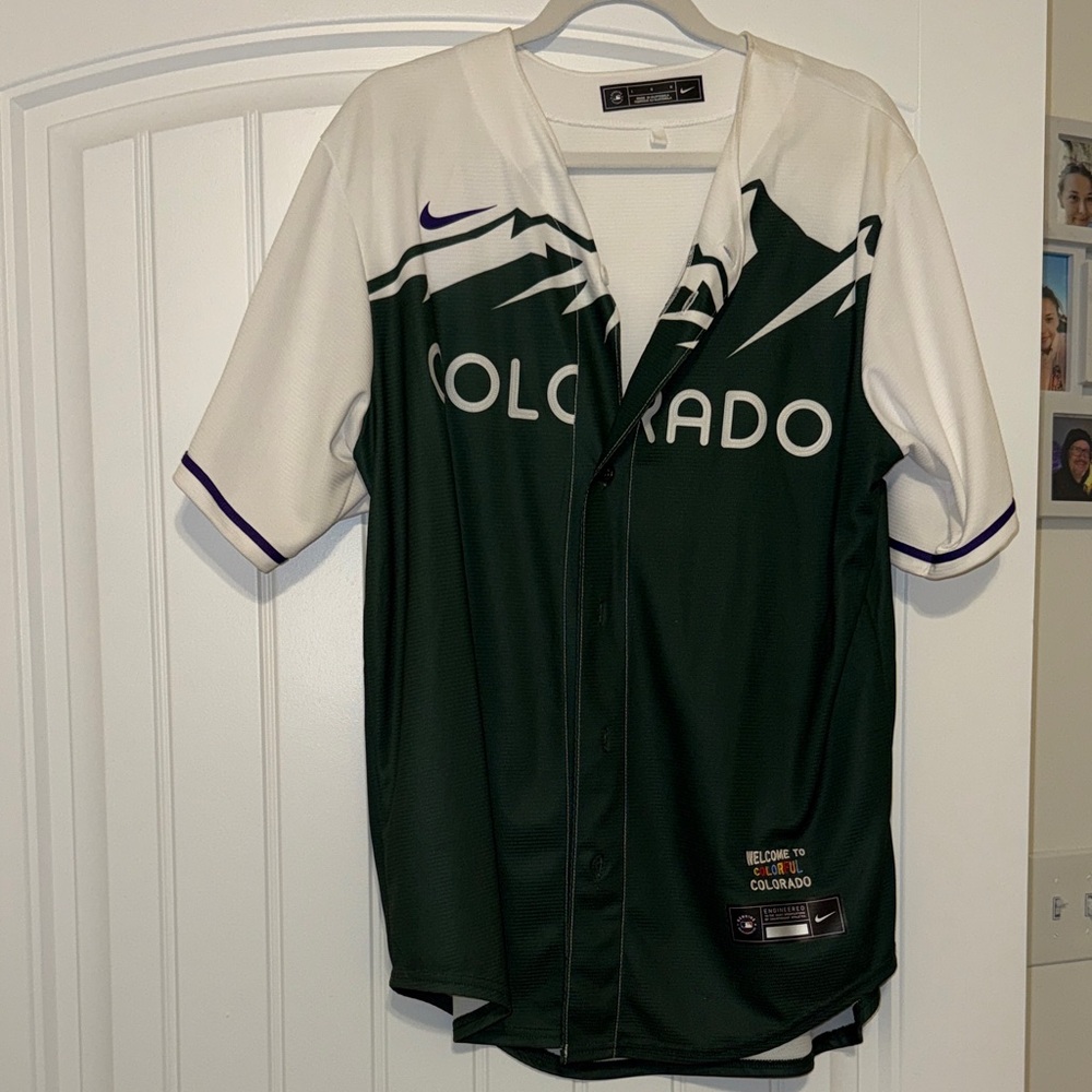 Men’s large nike colorful Colorado Rockies Baseball jersey